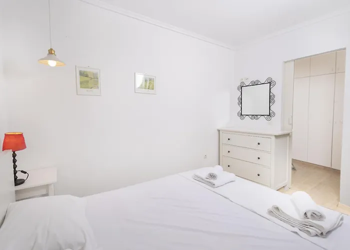 Lovely 3 Min From The * Hanioti