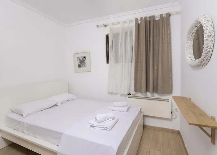 Lovely 3 Min From The *