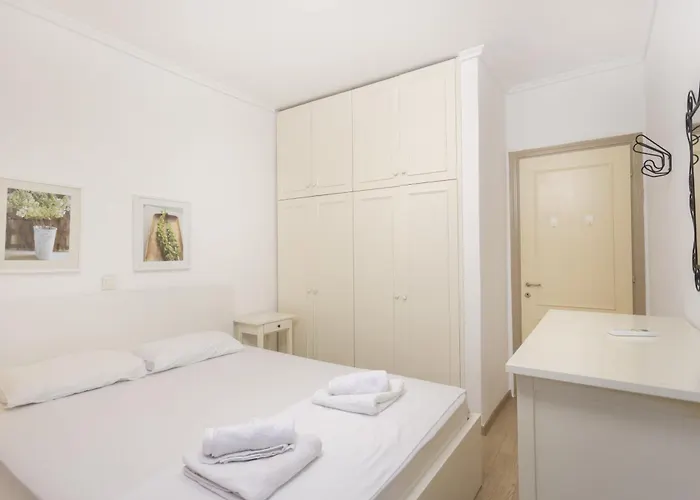 Lovely 3 Min From The * Hanioti