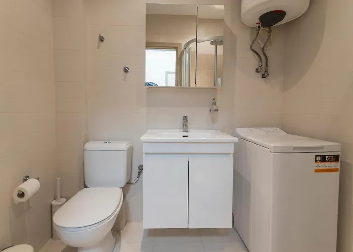 Lovely 3 Min From The