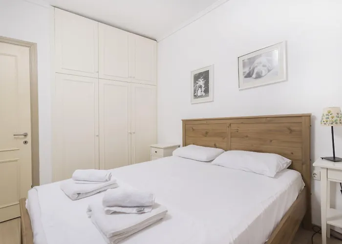 Lovely 3 Min From The *