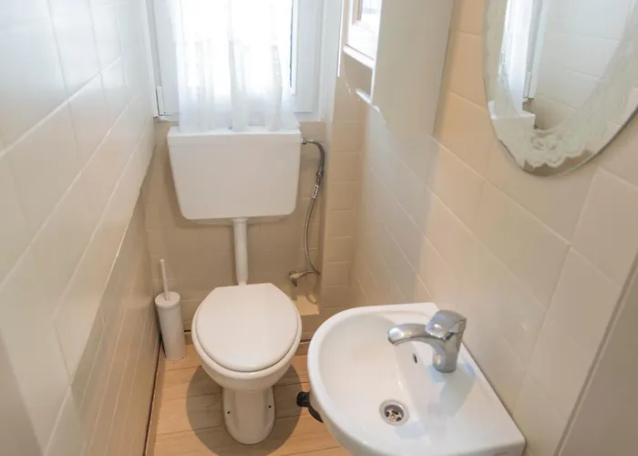 Lovely 3 Min From The *